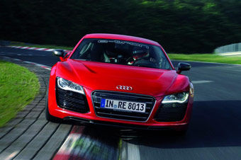 视频：奥迪R8 e-tron挑战纽博格林实录