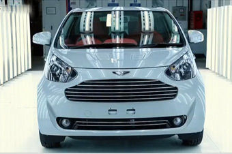 视频：迷你豪车 阿斯顿马丁Cygnet手动制作全程解密