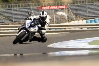 视频：2013款宝马HP4赛道狂飙