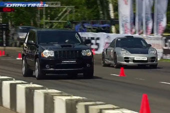 视频：700匹Jeep大切与900匹保时捷对飚