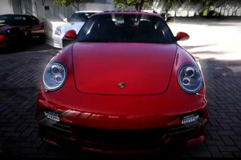 视频：保时捷Turbo S 挑战 战神GT-R 