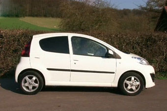 视频：2012款标致107海外试驾