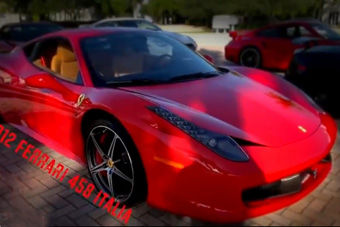 视频：2012法拉利 458 Italia与奥迪R8 V10厮杀