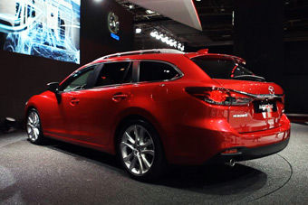 视频：第三代马自达6旅行巴黎车展高清实拍