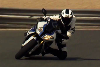 视频：宝马摩托家族性能最强者 BMW HP4