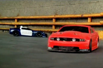 视频：史上最激烈的遥控车警匪大战