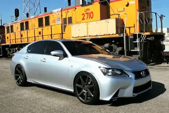 视频：雷克萨斯GS 350 F Sport改装20寸VOSSEN轮毂