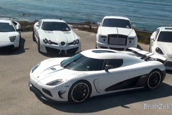 视频：白装贵族绅士 集体街头亮相“抖骚”