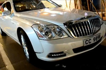 视频：香港街头实拍超奢华迈巴赫62S