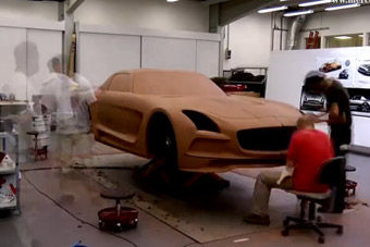 视频：精雕细琢 手工泥塑奔驰SLS AMG黑色系模型