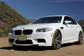 视频：披着羊皮的狼 试驾2013款宝马M5（中文字幕）