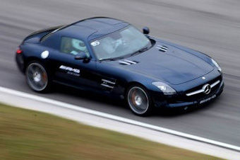 2012AMG极致驾驭新浪微博媒体精英挑战赛