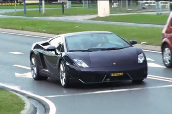 视频：看了别眼红！国外超级跑车聚会