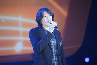 视频：老狼献唱2013新浪年度车盛典