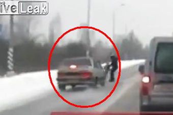 视频：后果惨烈！驾驶须小心 注意“鬼探头”