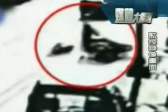 视频：畜生不如！男子骑车撞飞女童后又猛踹一脚