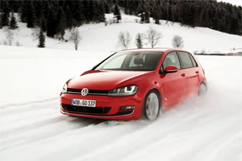 视频：高尔夫四驱柴油版 冰雪驾驶视频