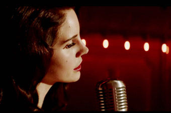 视频：捷豹F-TYPE极致美艳预告MV