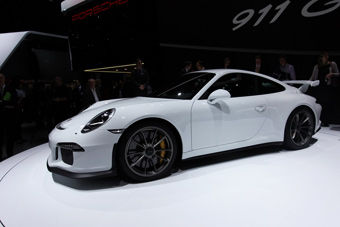 视频：2013日内瓦车展实拍 保时捷911 GT3