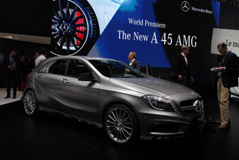 视频：2013日内瓦车展实拍 奔驰A45 AMG