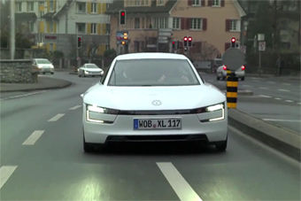 视频：“吝啬”节油车 大众XL1上路体验试驾