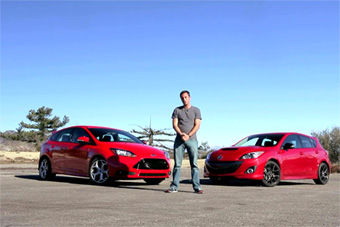 视频：钢炮叫板！福克斯ST VS 马自达Speed3