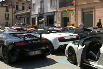 视频：兰博50周年庆 超百两大牛集结游行