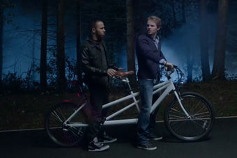 视频：你的愿望？奔驰A45 AMG创意搞笑广告