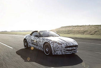 视频：实拍捷豹F-Type coupe全伪赛道测试