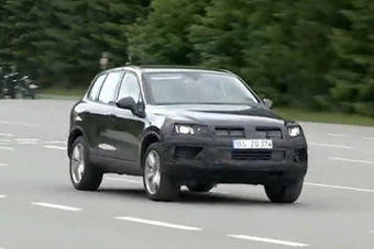 视频：2015款大众途锐海外轻伪路试