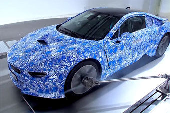 视频：2014款宝马混动跑车 i8 风洞测试