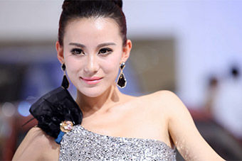 视频：2013成都车展—性感妩媚车模实拍集锦