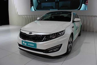 视频：2013成都车展-起亚K5混动版高清实拍