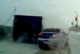 视频：疯狂卡车惊险事故大全集