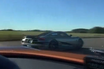 视频：地面火箭的角逐！柯尼塞格Agera R灭威航