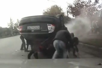 视频：小心驶得万年船 俄罗斯11月车祸视频合集