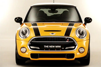 视频：尺寸增长 外媒试驾第三代MINI（中文字幕）