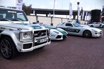 视频：土豪的世界我们不懂 迪拜超跑警车队伍