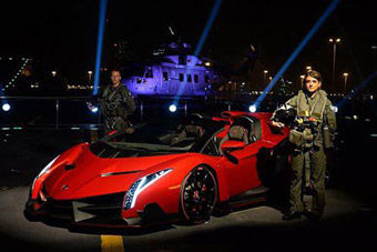 视频：330万欧起 兰博基尼Veneno航母甲板大秀