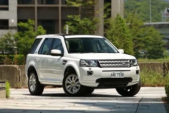 视频：越野依旧强悍 台媒试驾路虎神行者 2