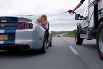 视频：《极品飞车》电影幕后摄制视频曝光