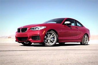 视频：外媒试驾2014款宝马M235i（中文字幕）