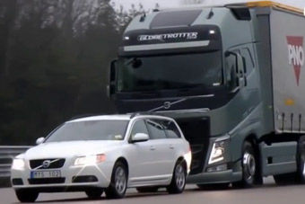 视频：卡车会开挂谁也挡不住 各种疯狂秀