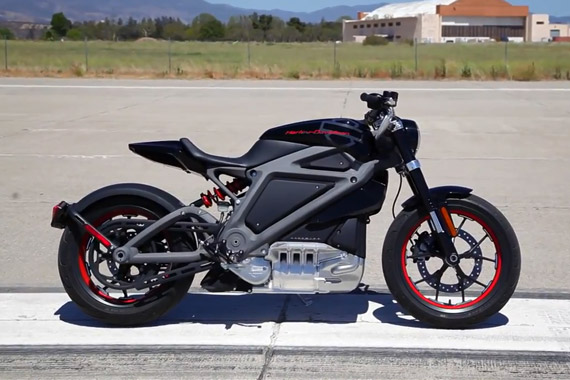 视频：哈雷·戴维森推出首款电动摩托LiveWire