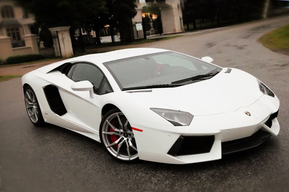 视频：试2014款兰博基尼Aventador LP700-4（译制）