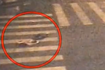 视频:实拍醉酒女司机拖行醉汉致死浑然不知