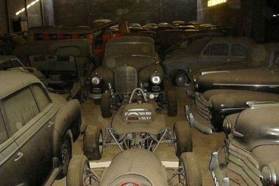 视频：男子买下闲置农场发现大量珍贵老爷车