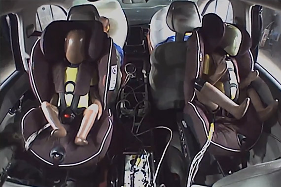 视频：成绩优秀 2015款沃尔沃XC90碰撞测试