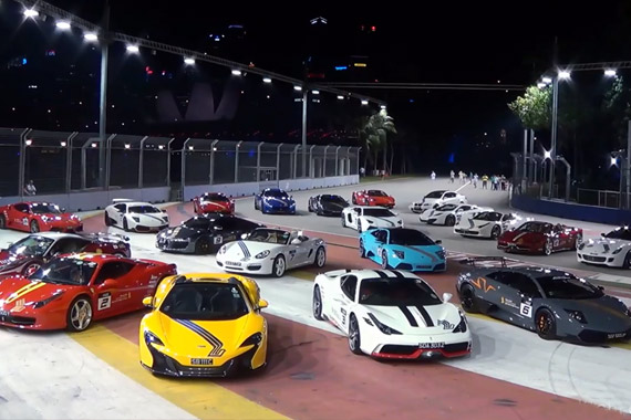 视频：滨海湾赛道的F1超级跑车之夜