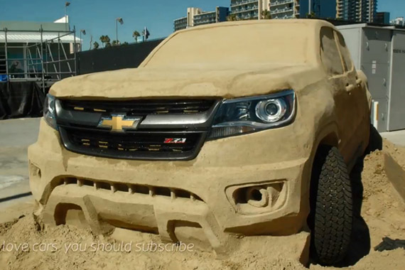 视频：惟妙惟肖沙雕版2015款雪佛兰Colorado